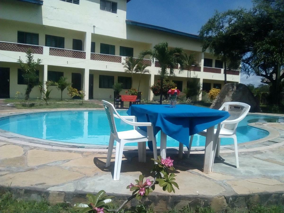 Ashari Hotel Shanzu Exterior foto
